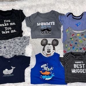 Boys  Onesies  Lot of 12 Size 18-24M